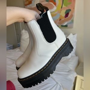 DR. MARTENS 2976 Quad Platform Womens White Chelsea Boots - Size 7
